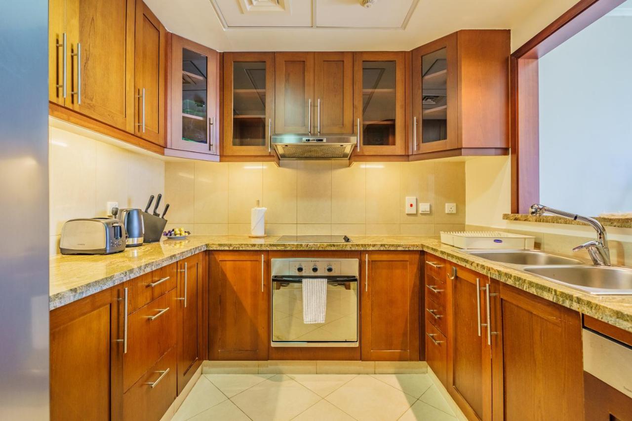 Reverie Stays - Spacious Panoramic 1br With Views - Sleeps 3 Dubai