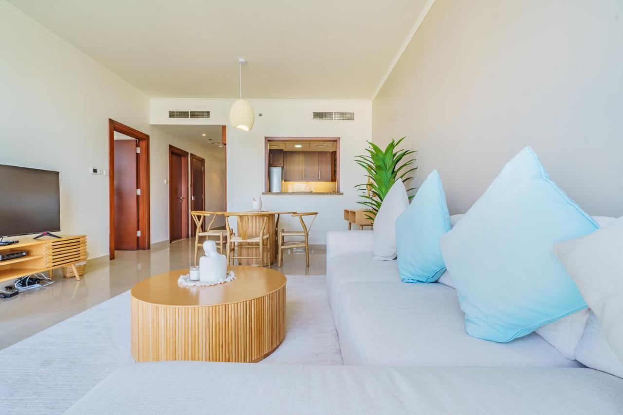 Reverie Stays - Spacious Panoramic 1br With Views - Sleeps 3 Apartment *