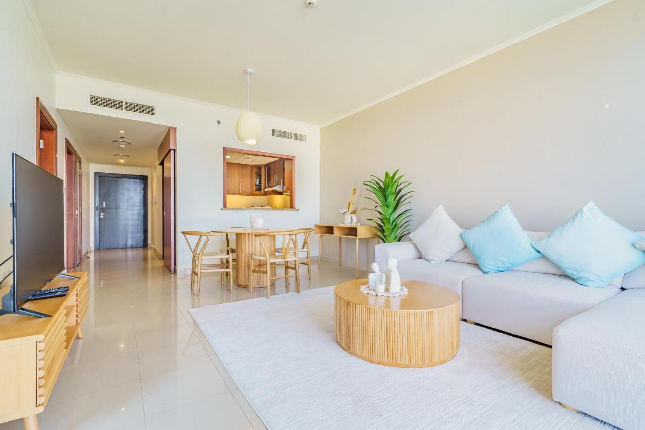 Reverie Stays - Spacious Panoramic 1br With Views - Sleeps 3