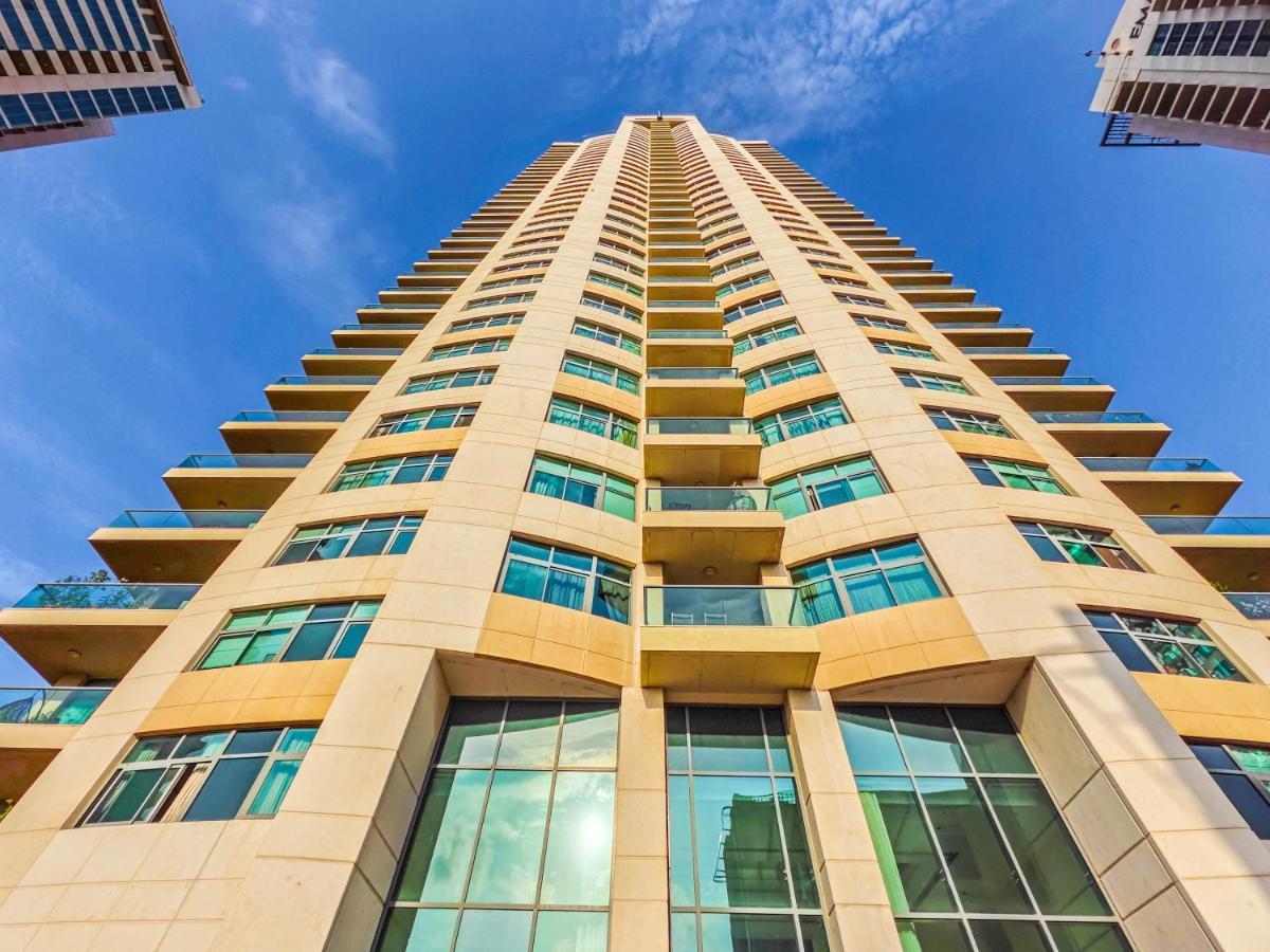 Apartment Reverie Stays - Spacious Panoramic 1br With Views - Sleeps 3
